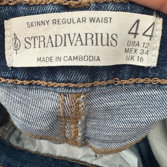 Stradivarius Mid-Wash Skinny Jeans - Picture 5 of 6